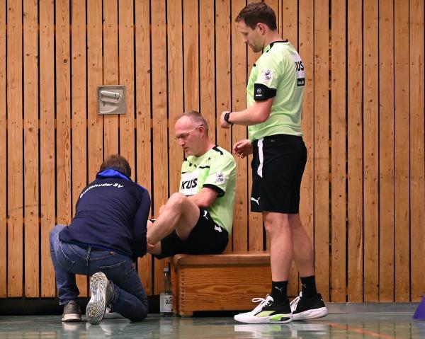 Nach der Verletzung von Jörg Loppaschewski pfiff Nils Blümel 38 Minuten alleine. 