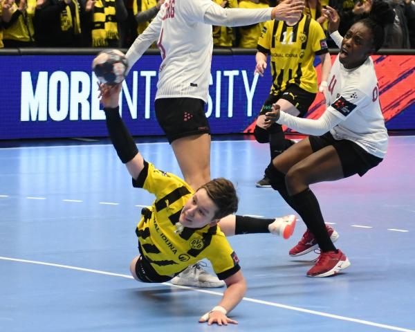 Alina Grijseels - Borussia Dortmund BVB-NAN NAN-BVB
