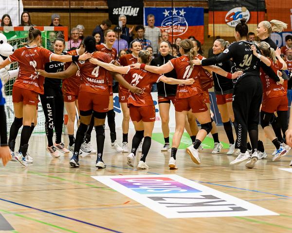 Die Weste ist weiter weiß: Die SG BBM Bietigheim kann den nächsten Sieg und die Titelverteidigung in der Handball Bundesliga Frauen feiern.