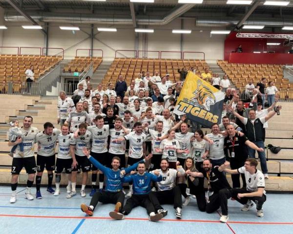 VfL Waiblingen feiert den Aufstieg in die dritte Liga.