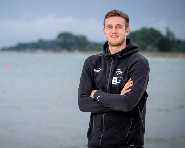 Er liebe zwar das Meer, sagt Mykola Bilyk mit Blick auf die Vorteile in Kiel. "Aber ich liebe auch gutes Wetter", lacht der Rückraumspieler.