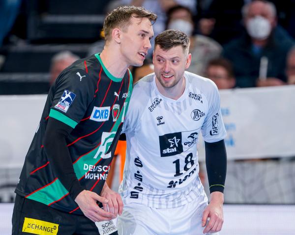Die Füchse Berlin - hier Lasse Andersson - und der THW Kiel - hier Niclas Ekberg - stehen sich heute in der Handball-Bundesliga gegenüber, die Partie wird live im Free-TV übertragen.